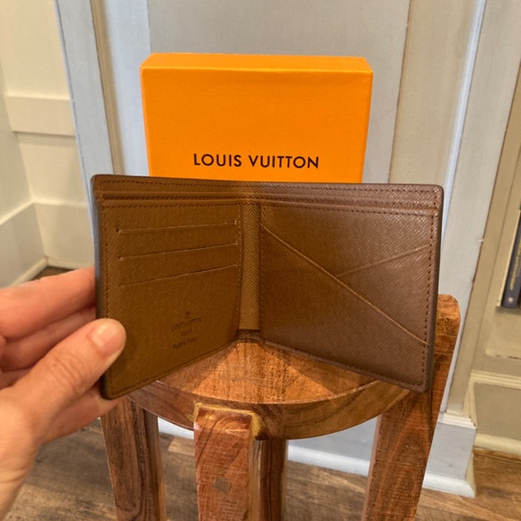 Louis vuitton mens wallet - Picture 5 of 6